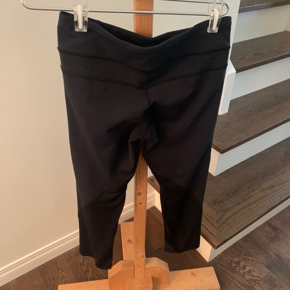 🍋Lululemon Crop Wet Dry Warm black leggings SZ 6 - Picture 3 of 7